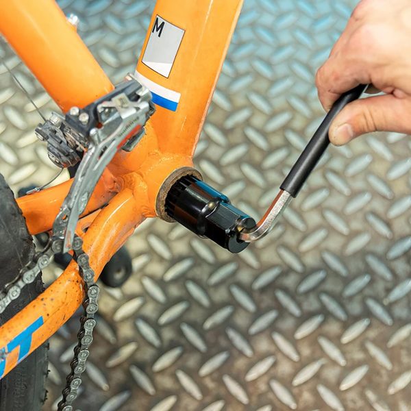 Velosipēda remonta un apkopes instrumentu komplekts koferī - 44 gab.