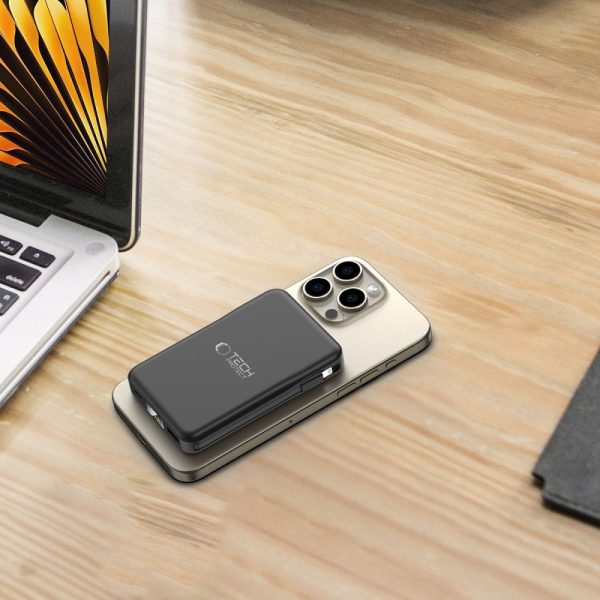 PB31 10000mAh 15W MagSafe magnētiskais Power Bank ar USB-C iPhone Lightning kabeļiem - melns