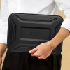 1031149-11-pokrowiec-etui-usztywniane-na-laptopa-13-14-tech-protect-hurtownia-dropshipping-1.jpg Ciets, ūdensnecaurlaidīgs korpuss 13–14 collu klēpjdatoram — melns