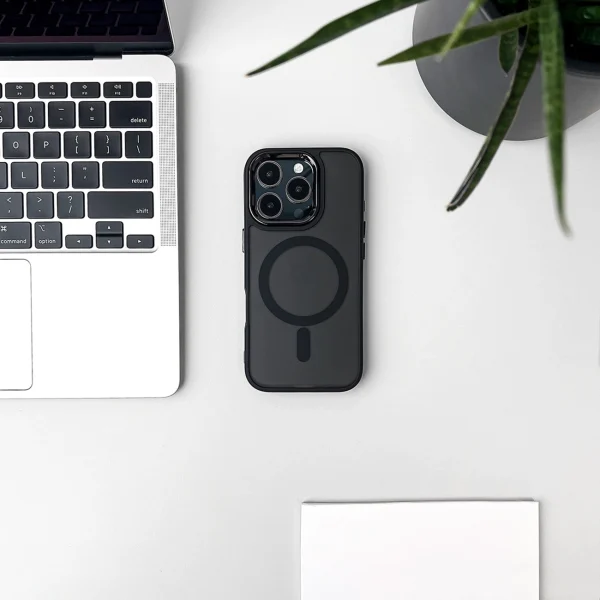 iPhone 17 Pro Max modes maciņš ar MagSafe aizsargvāciņu — melns