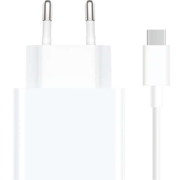 33 W USB-A sienas lādētājs ar USB-C kabeli - balts