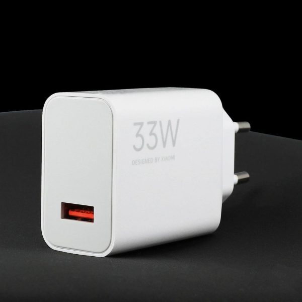 33 W USB-A sienas lādētājs ar USB-C kabeli - balts