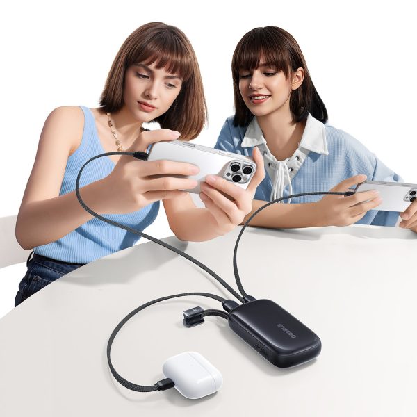 Powerbank 10000mAh 22.5W ar displeju un noņemamu kabeli - melns