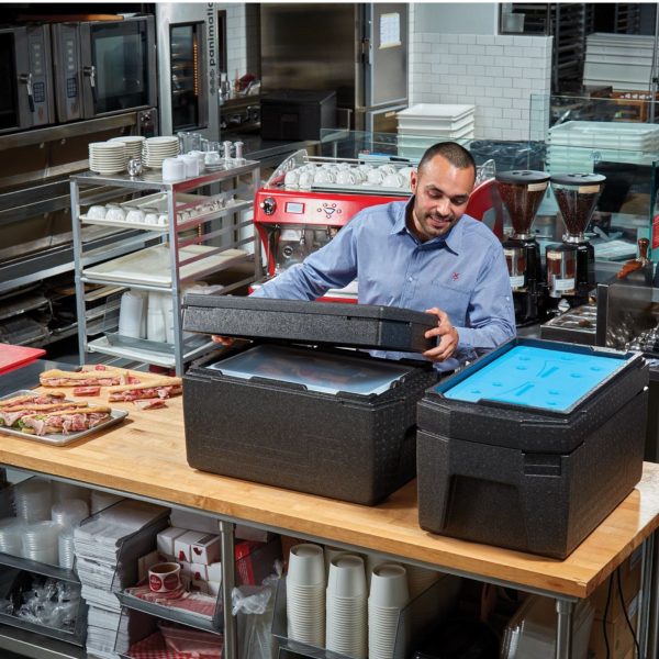 epp180lh110-12-hendi-pojemnik-termoizolacyjny-cam-gobox-hurtownia-dropshipping.jpg Pojemnik termoizolacyjny termobox Cam GoBox GN 1/1 46 l 680x400x321 mm