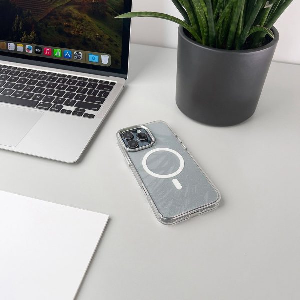 iPhone 17 MagSafe mirdzošs vāciņš — daļēji caurspīdīgs
