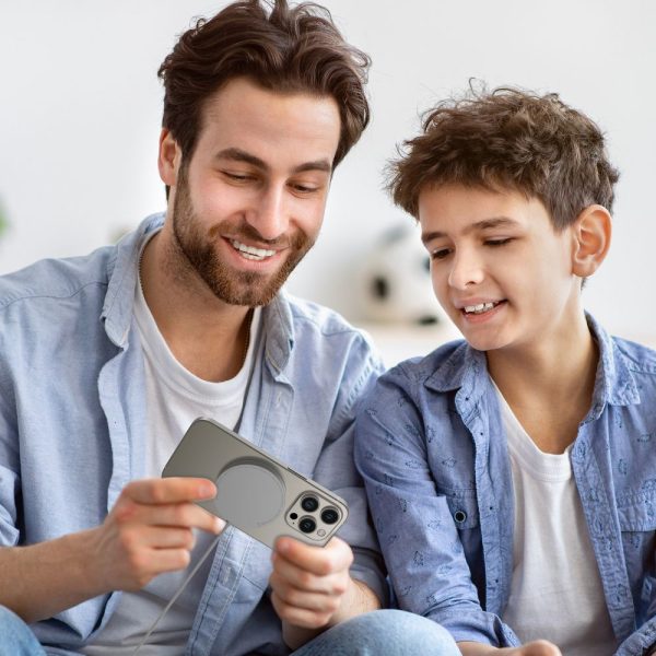 1031915-6-ladowarka-indukcyjna-z-kablem-usb-c-magsafe-tech-protect-hurtownia-dropshipping.jpg MagSafe bezvadu lādētājs ar USB-C kabeli - sudrabs