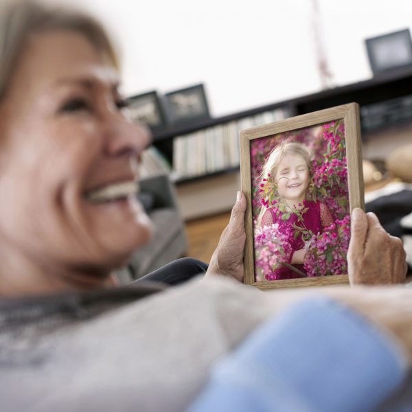 10,1 collu digitālais foto rāmis ar Frameo lietotni 32 GB - gaiši brūns