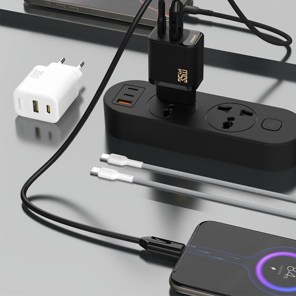 USB-A USB-C sienas lādētājs ar USB-C PD QC 35W kabeli - balts