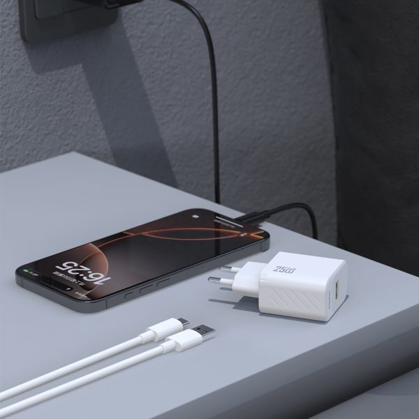USB-A sienas lādētājs ar USB-A - USB-C GaN kabeli 25W - balts