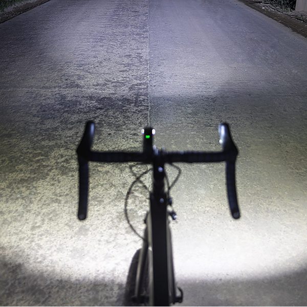 1032622-11-uchwyt-rowerowy-na-licznik-garmin-kamerke-wozinsky-hurtownia-dropshipping.jpg Velosipēda stiprinājums Garmin datoram, kamerai un lampai - melns