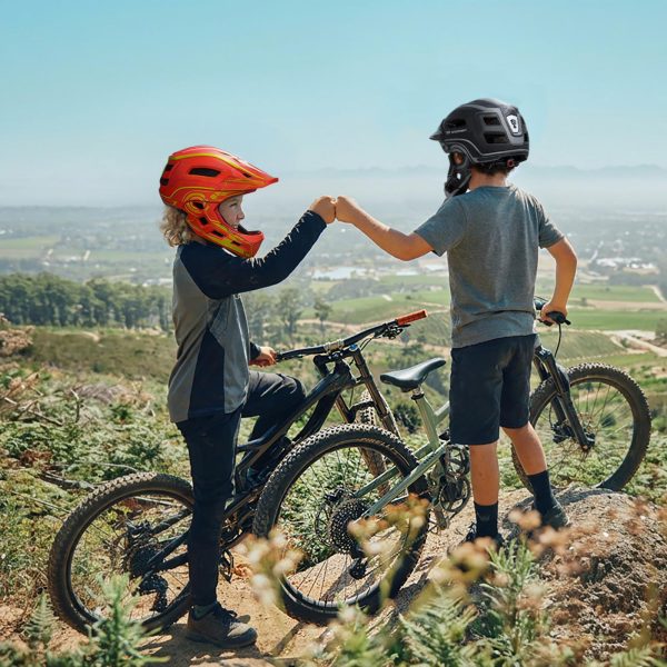 Bērnu pilnas sejas velosipēda ķivere ar USB aizmugurējo lukturi 52-56 cm - sarkana un dzeltena