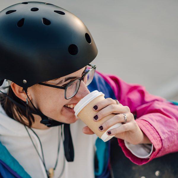 Viegla BMX skrejriteņa ķivere 48-52 cm - melna