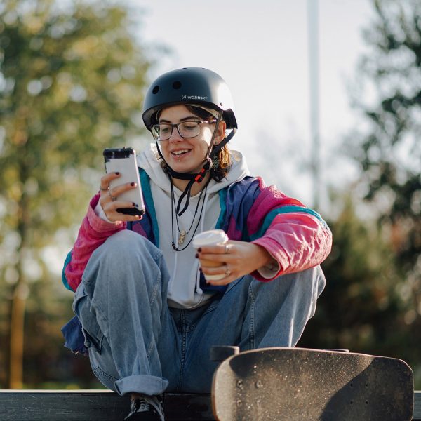 Viegla BMX skrejriteņa ķivere 48-52 cm - melna