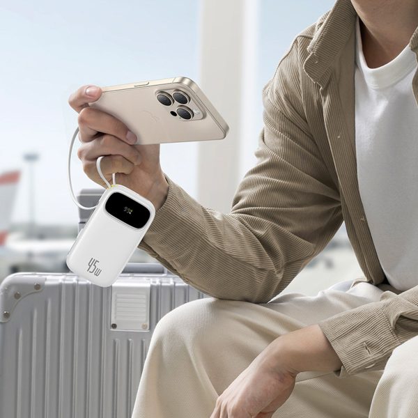 Powerbank 10000mAh 45W FC31 Qpow 3 ar displeju USB-C iPhone Lightning kabeļi - balti