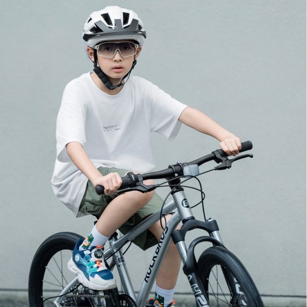 1033760-4-kask-rowerowy-mlodziezowy-z-odpinanym-daszkiem-rockbros-hurtownia-dropshipping.jpg Bērnu velosipēda ķivere ar noņemamu vizieri 54–58 cm - balta