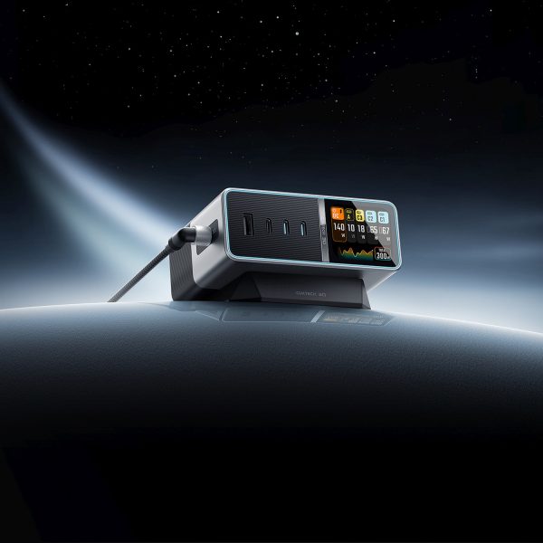 5-in-1 uzlādes stacija ar digitālo displeju USB-A USB-C 300W - sudrabkrāsas