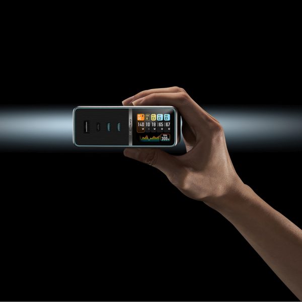 5-in-1 uzlādes stacija ar digitālo displeju USB-A USB-C 300W - sudrabkrāsas