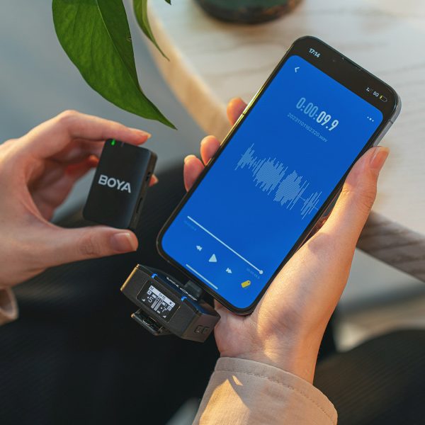 Bezvadu mikrofonu komplekts ar uzlādes maciņu 8 GB 2,4 GHz USB-C