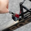 Velosipēda daudzfunkcionālais instrumentu komplekts ar sprūdrata atslēgu un riepu montāžas svirām