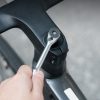 Velosipēda daudzfunkcionālais instrumentu komplekts ar sprūdrata atslēgu un riepu montāžas svirām