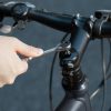 Velosipēda daudzfunkcionālais instrumentu komplekts ar sprūdrata atslēgu un riepu montāžas svirām