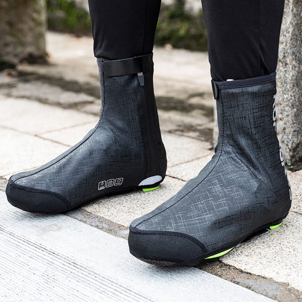 Vēja un ūdensnecaurlaidīgi apavu pārvalki 42-46 cm - melni