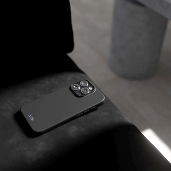 iPhone 16 Pro Instinct vāciņš — melns