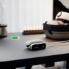 2-in-1 uzlādes stacija un pārnēsājamais akumulators B100 akumulatoram - balta
