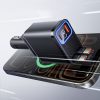 45 W USB-A USB-C automašīnas lādētājs ar ievelkamiem USB-C kabeļiem - melns
