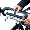 Ūdensizturīga velosipēda soma uz rullīšiem uz stūres 1,5 l - balta