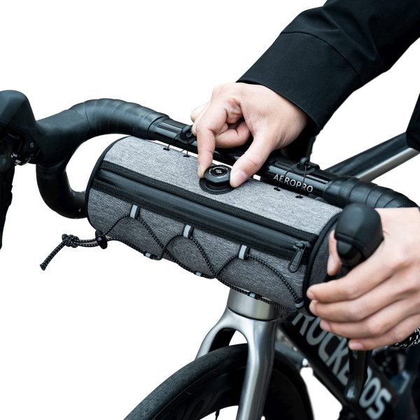 1035267-6-torba-rowerowa-walek-na-kierownice-1-5l-szara-rockbros-hurtownia-dropshipping.jpg Ūdensizturīga velosipēda soma uz rullīšiem uz stūres 1,5 l - pelēka