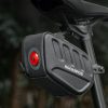 1035301-4-torba-rowerowa-podsiodlowa-z-inteligentna-lampka-rockbros-hurtownia-dropshipping.jpg Velosipēda seglu soma ar viedo aizmugurējo lukturi 0,45 l - melna