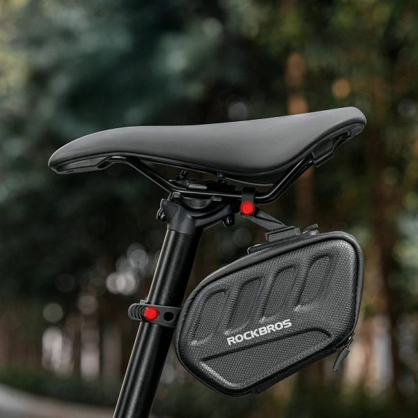 1035301-5-torba-rowerowa-podsiodlowa-z-inteligentna-lampka-rockbros-hurtownia-dropshipping.jpg Velosipēda seglu soma ar viedo aizmugurējo lukturi 0,45 l - melna