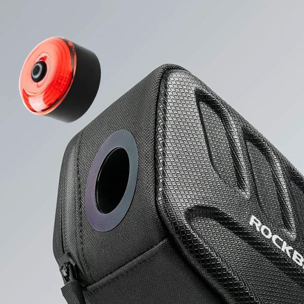 1035301-7-torba-rowerowa-podsiodlowa-z-inteligentna-lampka-rockbros-hurtownia-dropshipping.jpg Velosipēda seglu soma ar viedo aizmugurējo lukturi 0,45 l - melna