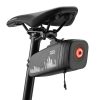 1035302-1-torba-rowerowa-podsiodlowa-z-inteligentna-lampka-rockbros-hurtownia-dropshipping.jpg Viegla velosipēda seglu soma ar viedo aizmugurējo lukturi - melna
